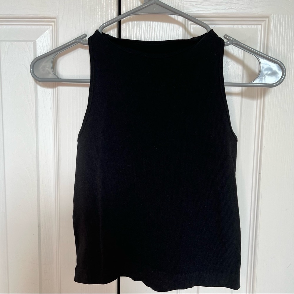 🤩🤩 NWOT FREE PEOPLE HIGH NECK CROP TOP